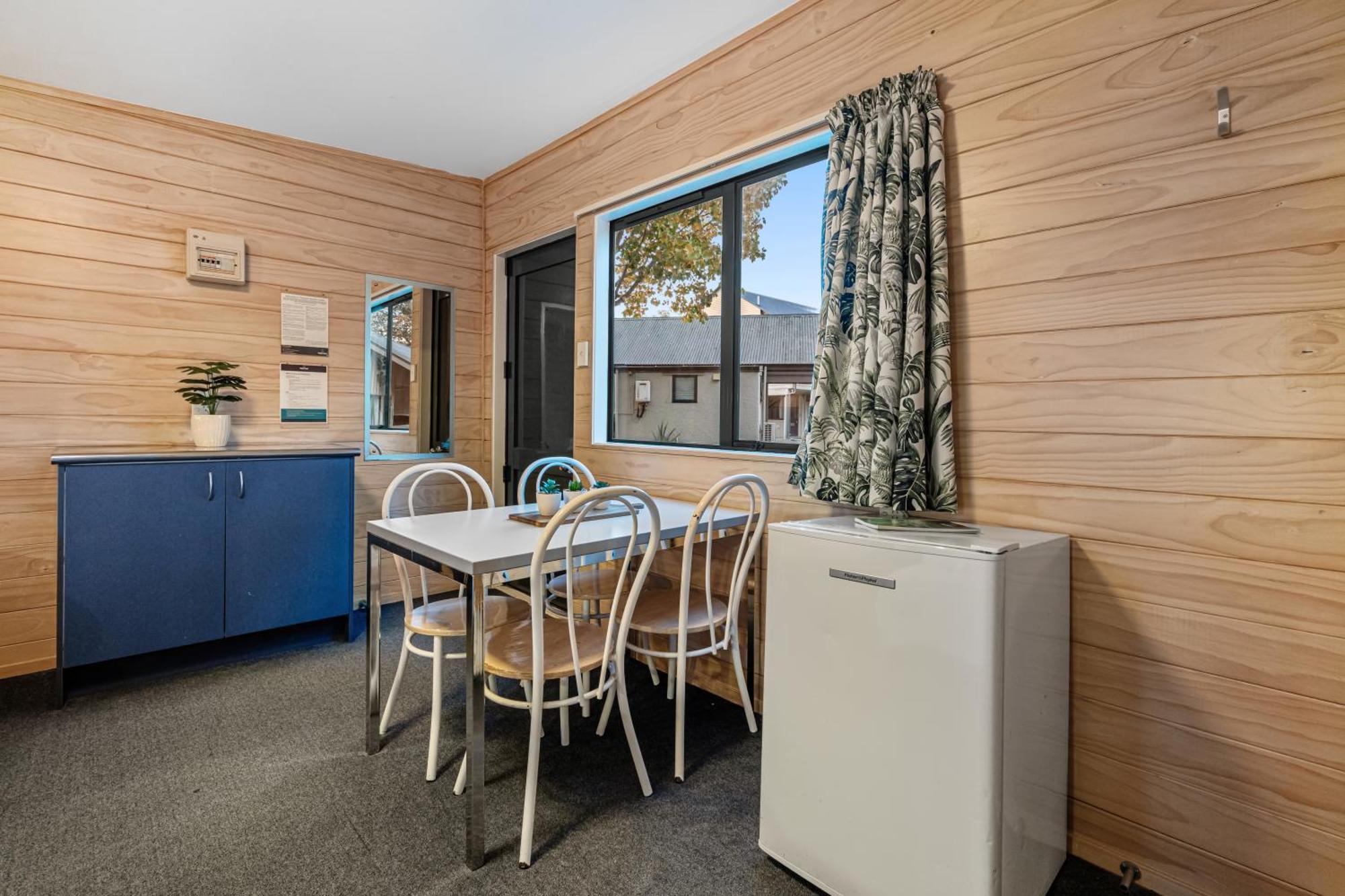 Tasman Holiday Parks - Christchurch Dış mekan fotoğraf A kitchen in a motel