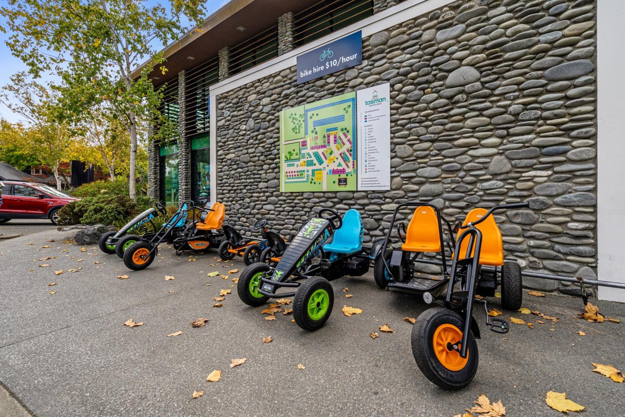 Tasman Holiday Parks - Christchurch Dış mekan fotoğraf The Visitor Centre at the National Motor Museum