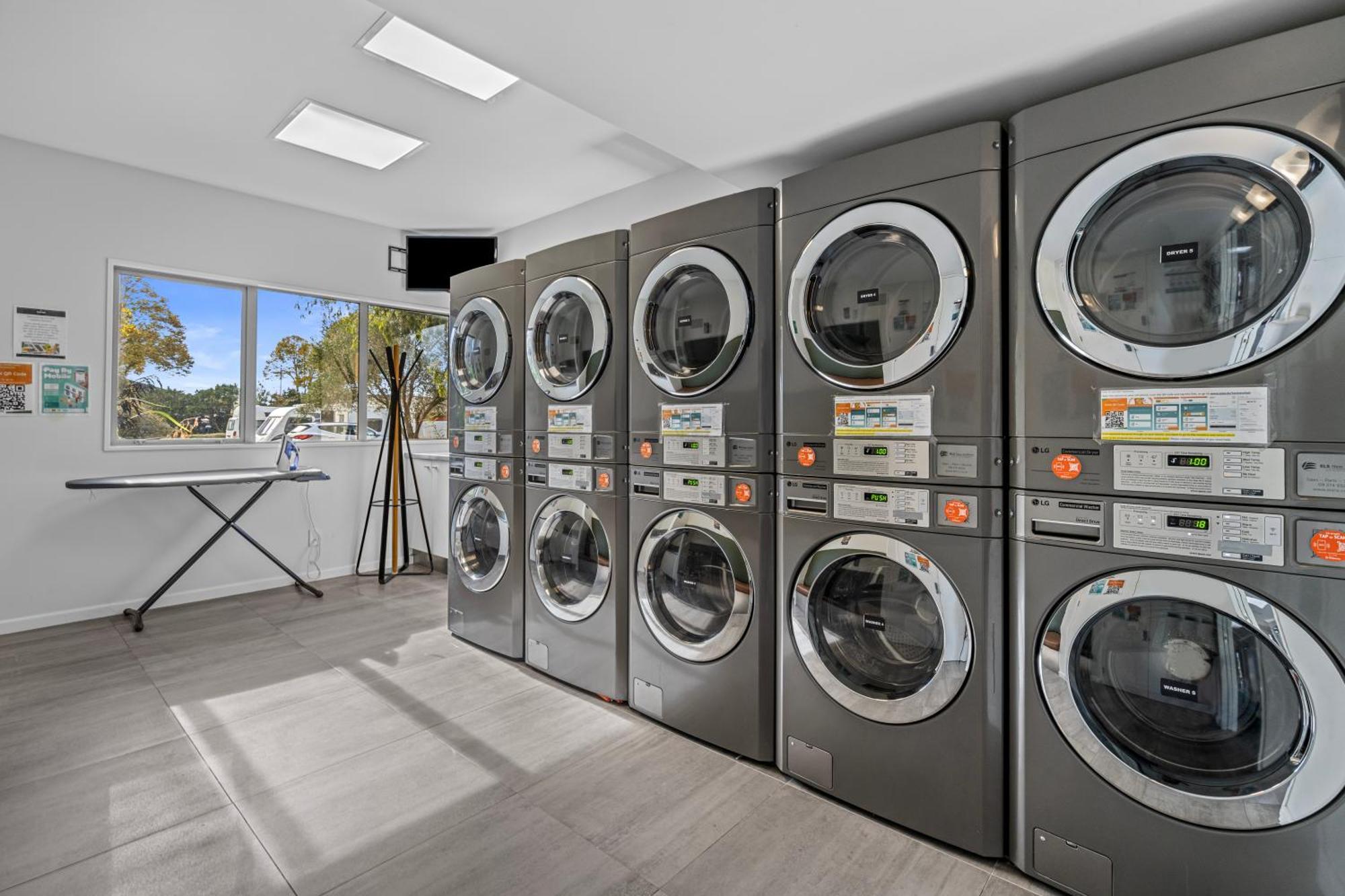 Tasman Holiday Parks - Christchurch Dış mekan fotoğraf Commercial laundry