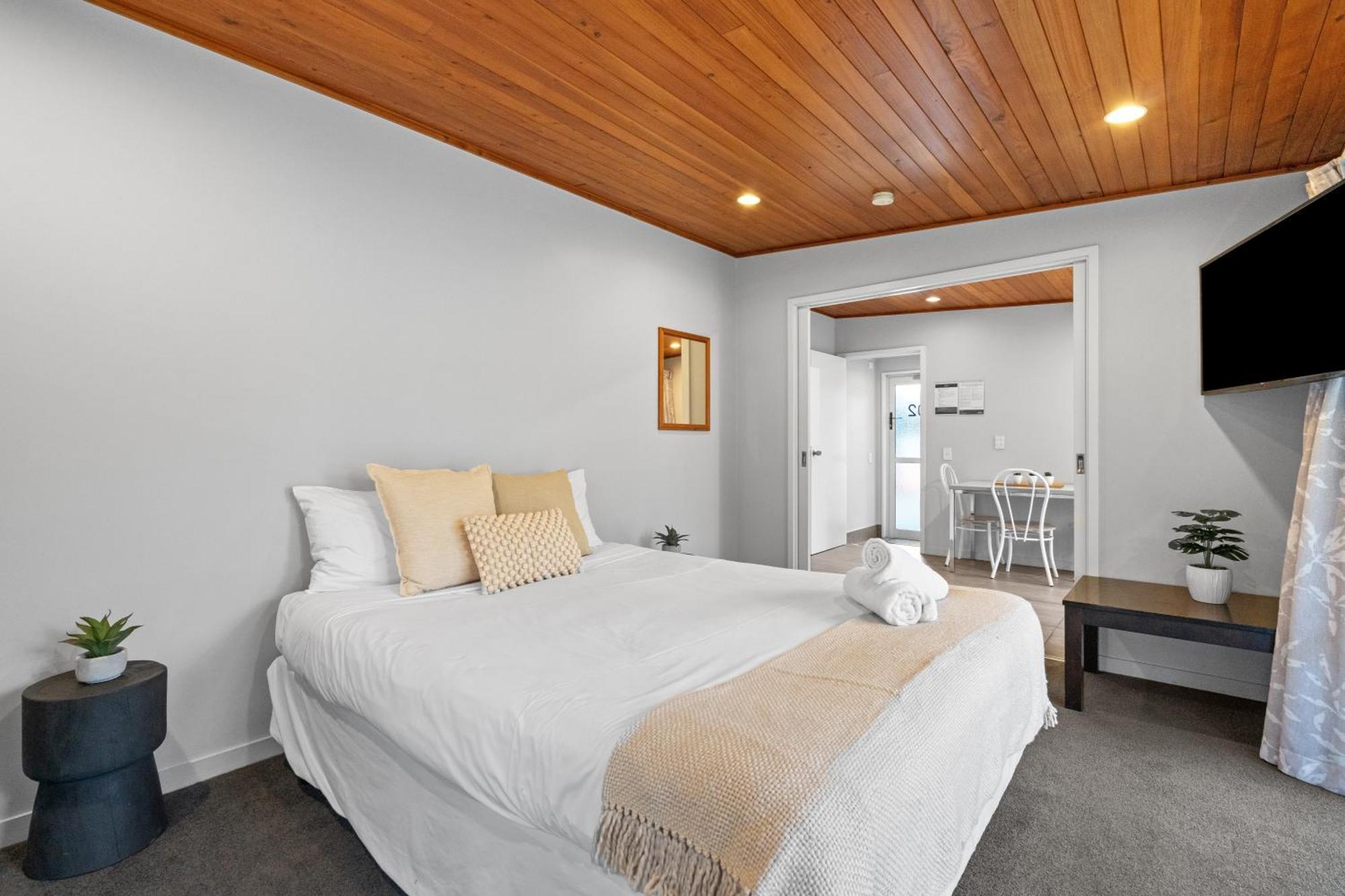 Tasman Holiday Parks - Christchurch Dış mekan fotoğraf A bedroom at the hotel
