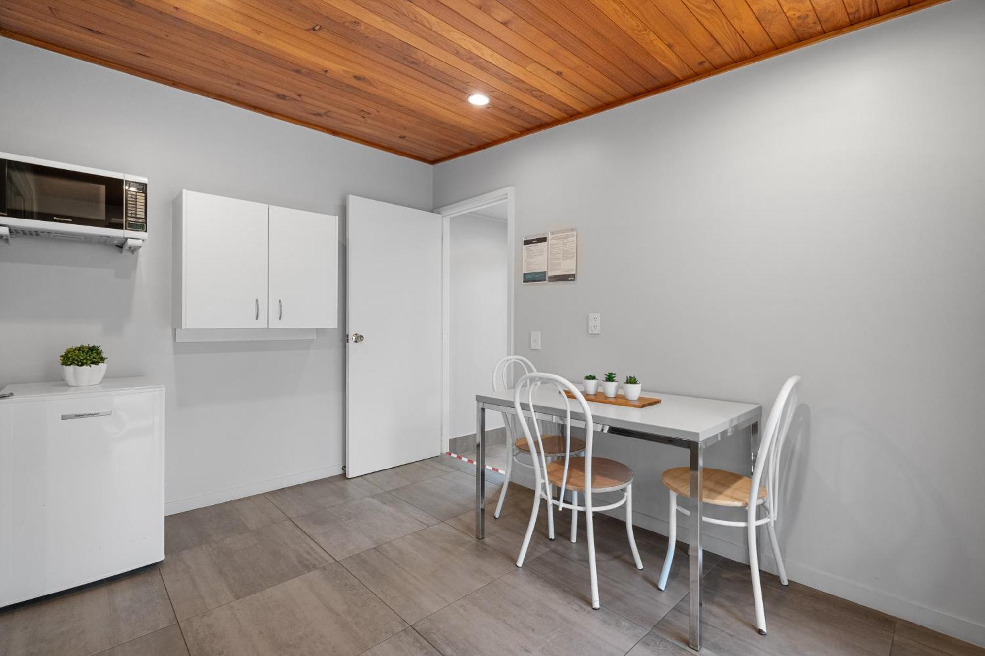 Tasman Holiday Parks - Christchurch Dış mekan fotoğraf A kitchen in a student apartment